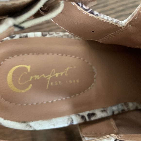 C Comfort Cream Snakeskin Slingback Mule Heels - Picture 6 of 8